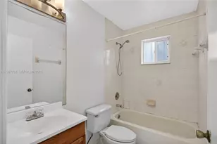 8859 NW 110th Ln, Hialeah Gardens, FL 33018 - Photo 31