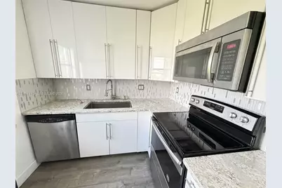 941 Crystal Lake Dr #305, Deerfield Beach, FL 33064 - Photo 7