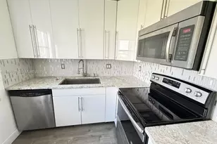 941 Crystal Lake Dr, Deerfield Beach, FL 33064 - Photo 7