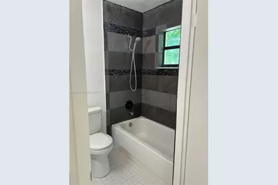 530 SW 5th St, Florida City, FL 33034 - Photo 3