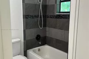 530 SW 5th St, Florida City, FL 33034 - Photo 3