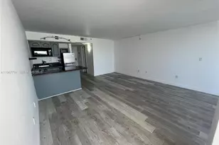 555 NE 15th St, Miami, FL 33132 - Photo 11