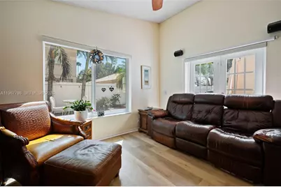 372 NW 45th Ter, Deerfield Beach, FL 33442 - Photo 9