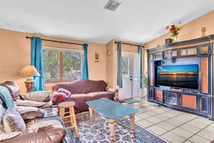 5310 SW 109th Ave, Davie, FL 33328 - Photo 11