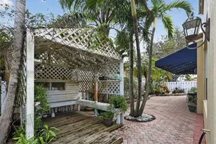 1561 SW 187th Ave, Pembroke Pines, FL 33029 - Photo 5