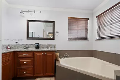 1561 SW 187th Ave, Pembroke Pines, FL 33029 - Photo 23