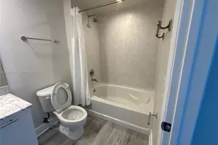 950 Brickell Bay Dr, Miami, FL 33131 - Photo 11