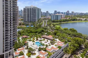 20281 E Country Club Dr, Aventura, FL 33180 - Photo 15
