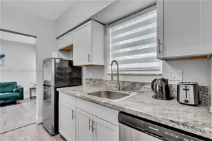 10002 E Bay Harbor Dr, Bay Harbor Islands, FL 33154 - Photo 31
