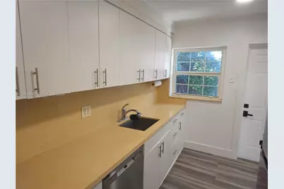 1400 SW 62nd Ave, West Miami, FL 33144 - Photo 9