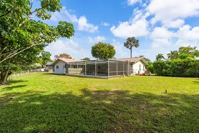 7541 SW 9th St, Plantation, FL 33317 - Photo 45