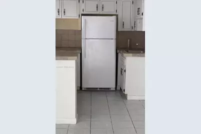 911 NW 22nd Pl, Miami, FL 33125 - Photo 5