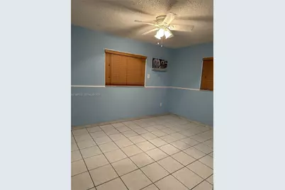 911 NW 22nd Pl, Miami, FL 33125 - Photo 21