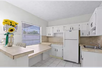 911 NW 22nd Pl, Miami, FL 33125 - Photo 5