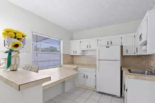 911 NW 22nd Pl, Miami, FL 33125 - Photo 5