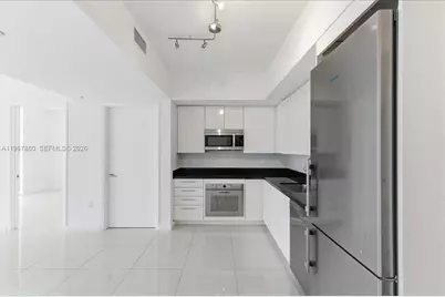 92 SW 3rd St #3804, Miami, FL 33130 - Photo 9