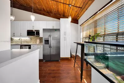 10341 Orange Ct, Pembroke Pines, FL 33026 - Photo 3