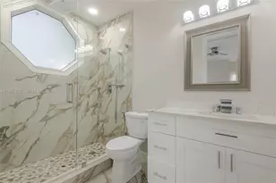 622 E Enclave Cir E, Pembroke Pines, FL 33027 - Photo 57