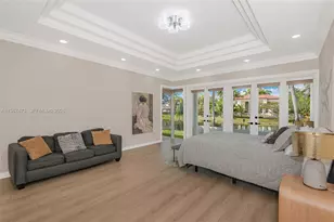 622 E Enclave Cir E, Pembroke Pines, FL 33027 - Photo 43