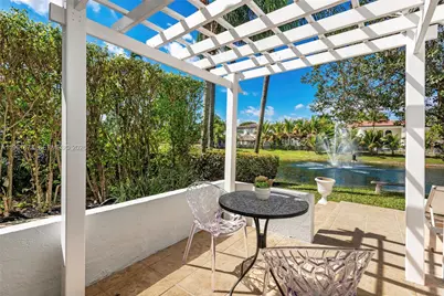 622 E Enclave Cir E, Pembroke Pines, FL 33027 - Photo 67