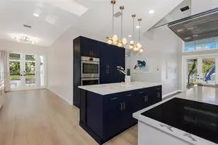 622 E Enclave Cir E, Pembroke Pines, FL 33027 - Photo 33