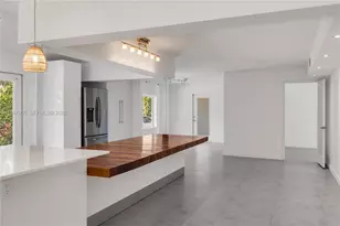 801 NE 118th St, Biscayne Park, FL 33161 - Photo 15