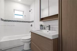 801 NE 118th St, Biscayne Park, FL 33161 - Photo 15