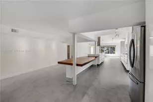 801 NE 118th St, Biscayne Park, FL 33161 - Photo 9