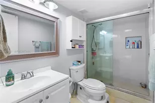 9440 Tangerine Pl, Davie, FL 33324 - Photo 9