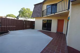 42 Springdale Cir, Palm Springs, FL 33461 - Photo 21