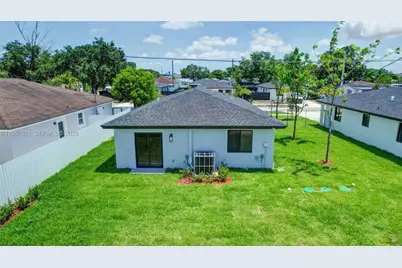 2421 NW 153 St, Miami Gardens, FL 33054 - Photo 9