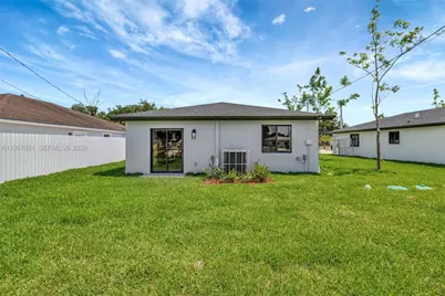 2421 NW 153 St, Miami Gardens, FL 33054 - Photo 11