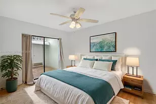 347 Ives Dairy Rd, Miami, FL 33179 - Photo 21