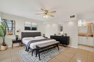 347 Ives Dairy Rd, Miami, FL 33179 - Photo 15