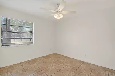 347 Ives Dairy Rd #E347-04, Miami, FL 33179 - Photo 23