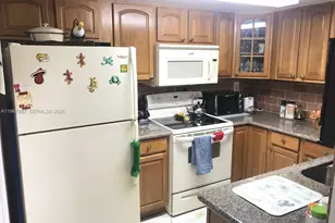 301 NW 84th Ct, Miami, FL 33126 - Photo 9