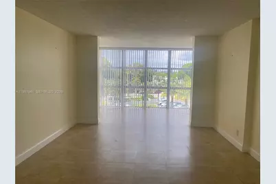 1000 Parkview Dr #427, Hallandale Beach, FL 33009 - Photo 7