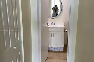 1000 Parkview Dr, Hallandale Beach, FL 33009 - Photo 15