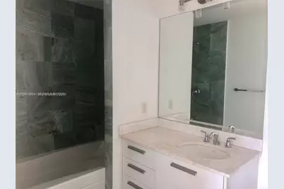 1060 Brickell Ave #3807, Miami, FL 33131 - Photo 9