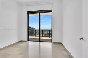 68 SE 6th St, Miami, FL 33131 - Photo 9