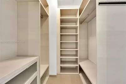 68 SE 6th St #4110, Miami, FL 33131 - Photo 15