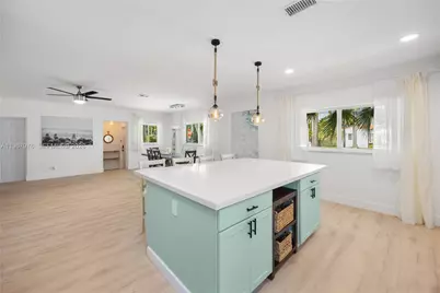 1070 Tyler St, Hollywood, FL 33019 - Photo 11