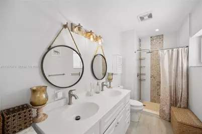 1070 Tyler St, Hollywood, FL 33019 - Photo 27