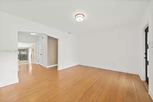 710 NE 62nd St, Miami, FL 33138 - Photo 15