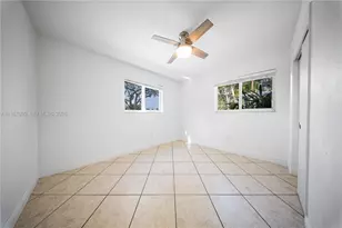 10485 SW 109th St, Miami, FL 33176 - Photo 9