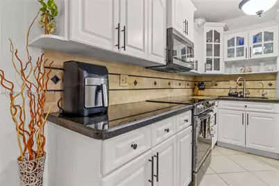 860 Curtiss Dr #0, Opa-Locka, FL 33054 - Photo 15