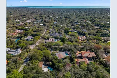 11220 SW 67th Ave, Pinecrest, FL 33156 - Photo 9