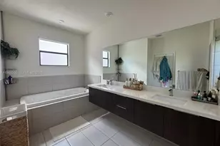 10240 NW 76th Terrace, Doral, FL 33178 - Photo 3