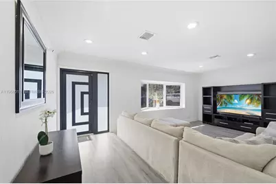 8555 NW 25th Pl, Coral Springs, FL 33065 - Photo 7