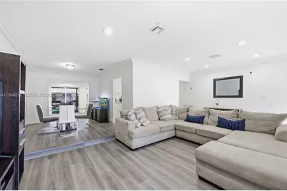 8555 NW 25th Pl, Coral Springs, FL 33065 - Photo 9